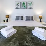 A Road Away From Hagley Park 2 Bed 2 Bath