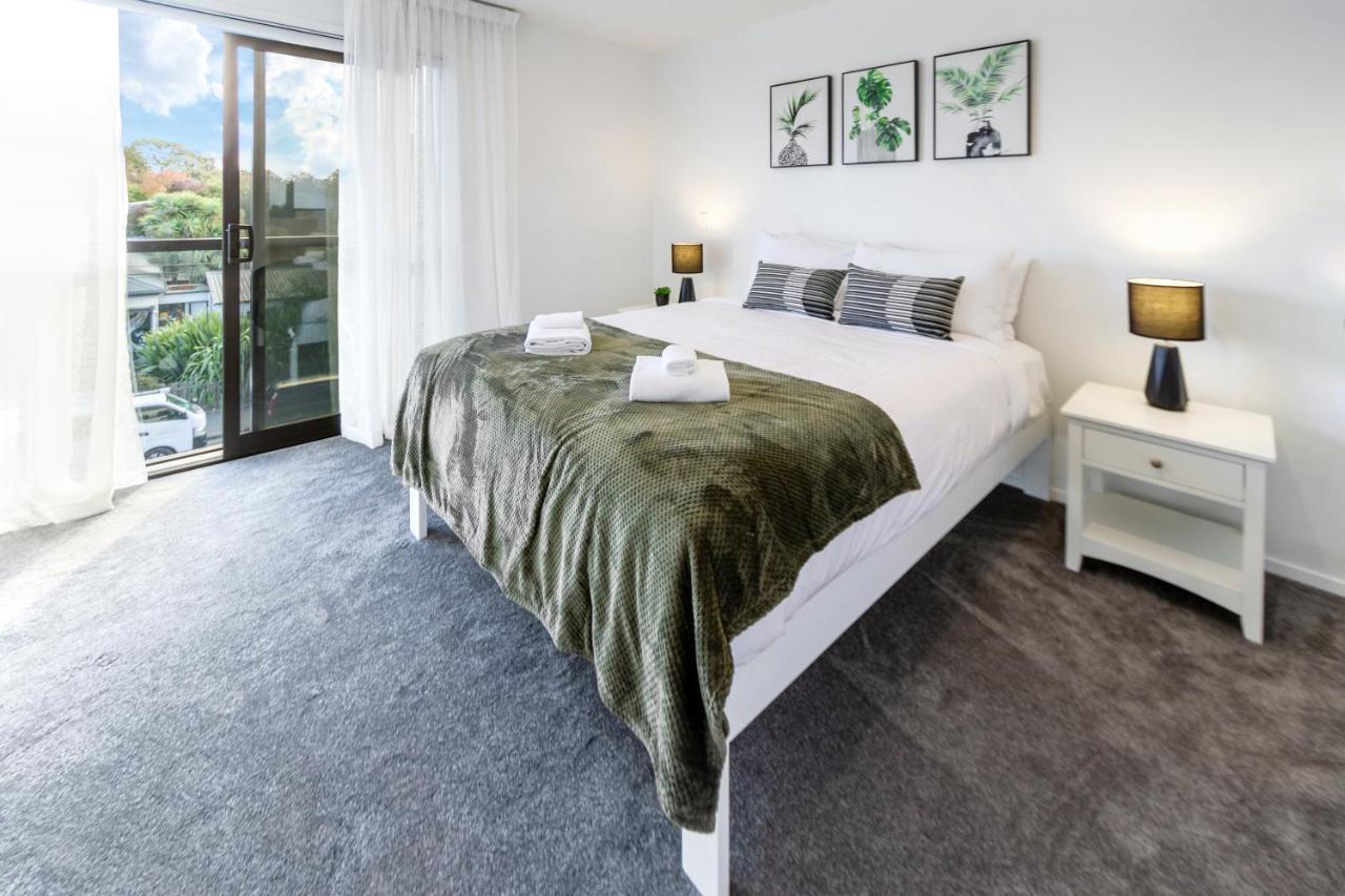 A Road Away From Hagley Park 2 Bed 2 Bath Christchurch
