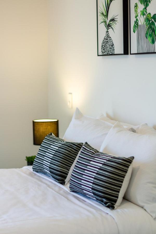 Apartamento A Road Away From Hagley Park 2 Bed 2 Bath *